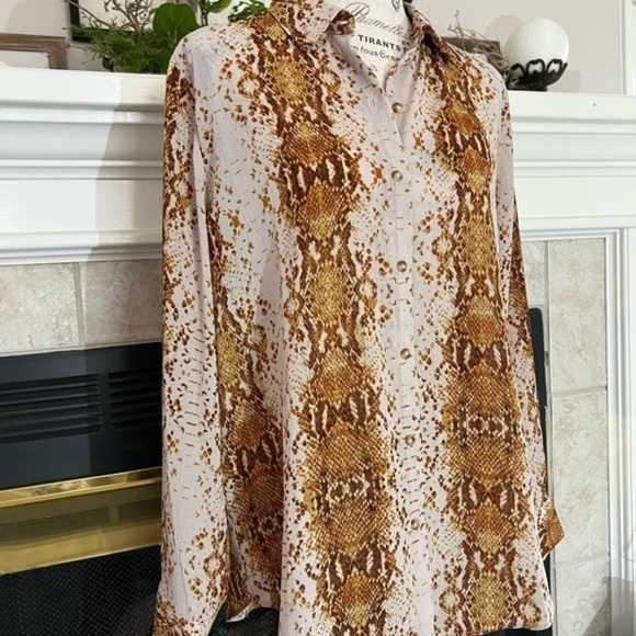 Rachel Zoe Button Down Snake Skin Pattern Top - Picture 2 of 12